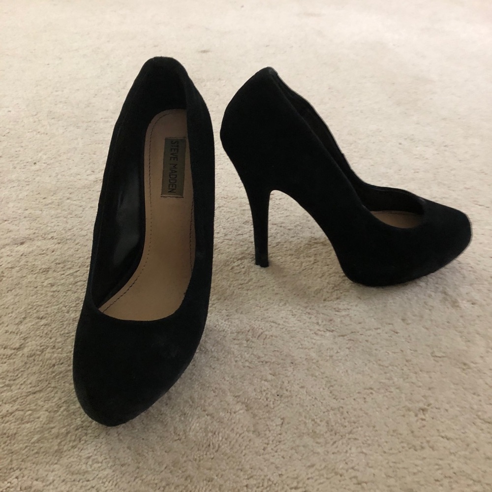 Steve Madden Suede Pumps